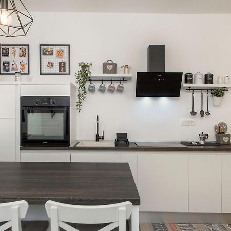Apartment Vinotoc อิซอลา ภายนอก รูปภาพ